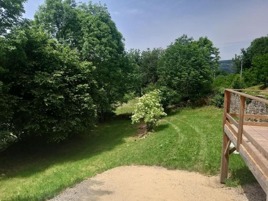 Gite Confortable A La Campagne Bort les Orgues Bagian luar foto